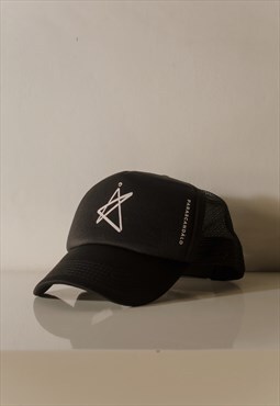  black hat with star graphic