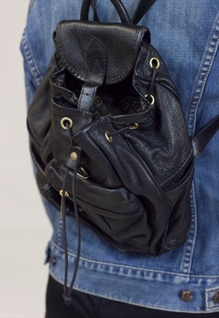 VINTAGE BLACK LEATHER BACKPACK