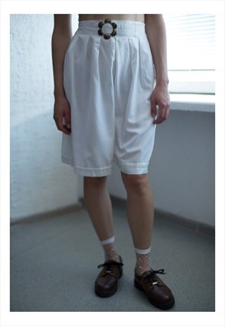 VINTAGE 80'S HIGH WAIST WHITE SHORTS