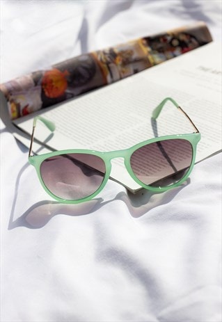 Green Traditional Style Sunglasses