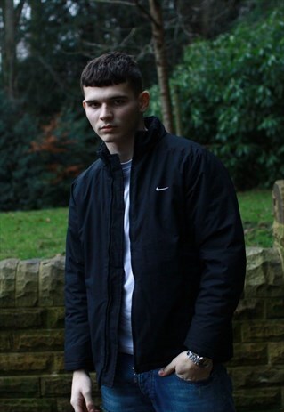 VINTAGE BLACK LIGHTLY PUFFED NIKE JACKET