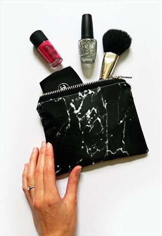 BLACK MARBLE MAKE UP BAG