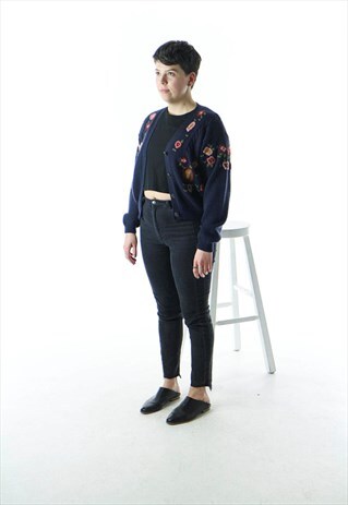 FLORAL NAVY CARDIGAN / VINTAGE GRAPHIC BUTTON UP SWEATER