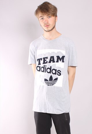 VINTAGE ADIDAS T-SHIRT