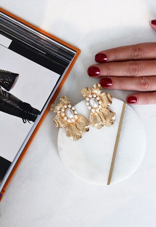 GOLD FLOWER PEARL DROP EARRINGS