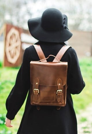 LEATHER BACKPACK MESSENGER STYLE IN BROWN