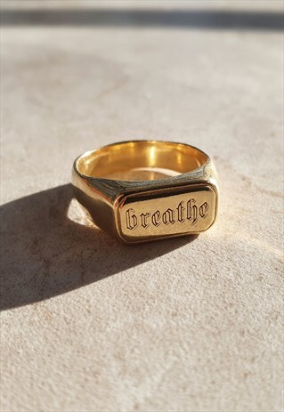 BREATHE SIGNET RING - GOLD VERMEIL