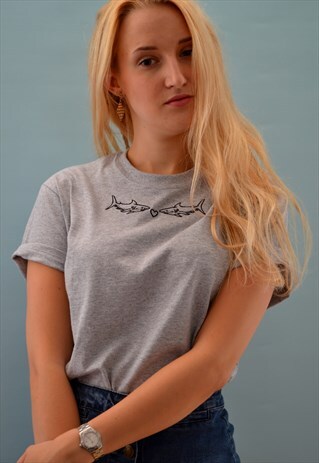 EMBROIDERED SHARK BAIT GREY TEE