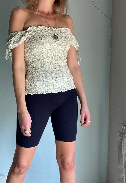 garment image