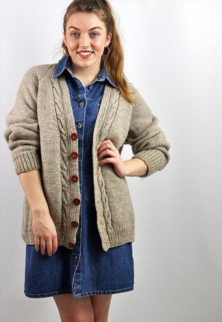 VINTAGE CHUNKY FAWN ARAN GRANNY KNIT CARDIGAN