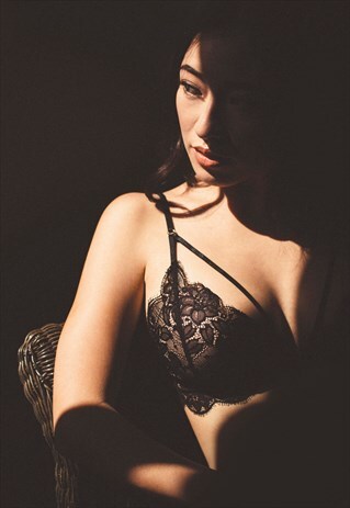 SEXY BLACK STRAPPY LINGERIE / BLACK LACE BRALETTE