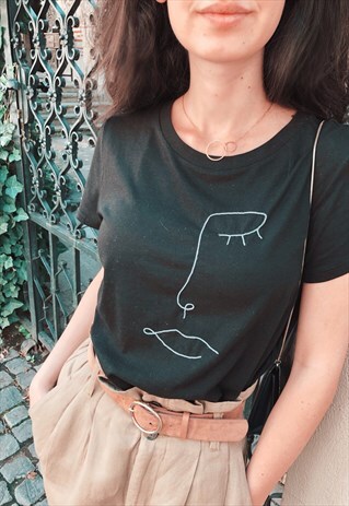 BLACK T-SHIRT WITH WHITE EMBROIDERY DESIGN