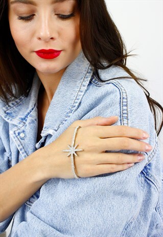 SILVER DIAMANTE STAR HAND BRACELET
