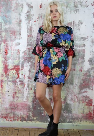 MINI DRESS IN A BOLD FLOWER PRINT