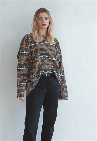 VINTAGE 80S FUNKY ROUNDNECK JUMPER IN VELVET