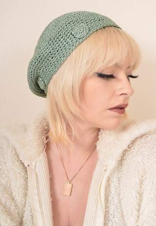 VINTAGE BEANIE HAT IN GREEN