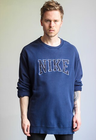 VINTAGE OVERSIZED NIKE SWEATSHIRT
