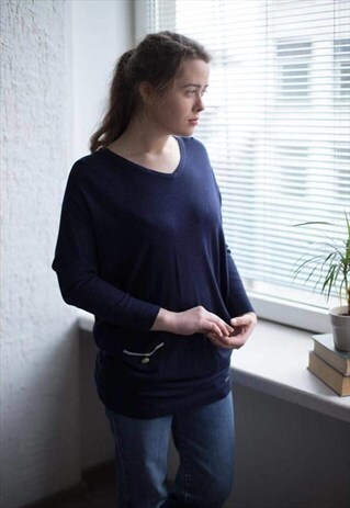 NAVY LONG SLEEVES TOP