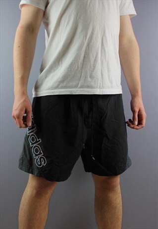 VINTAGE ADIDAS SHORTS IN BLACK WITH EMBROIDERED LOGO AND DRA