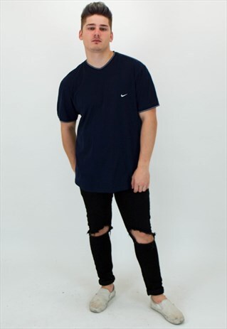 VINTAGE NIKE T-SHIRT