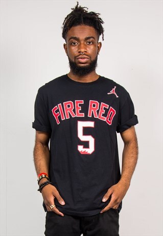 VINTAGE 90'S BLACK JORDAN FIRE RED BASKETBALL T-SHIRT