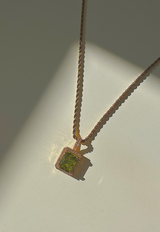 garment image