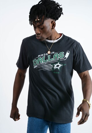VINTAGE REEBOK TEE SHIRT BLACK WITH GRAPHIC PRINT.