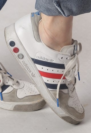 ADIDAS TRAINERS UK 9 , US 9.5 (GCH)