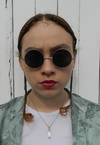 BLACK LENS ROUND SUNGLASSES