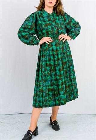 Vintage plaid skirt suit set in green tartan
