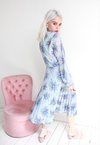 VINTAGE 70S EGGSHELL BLUE PLEATED FLORAL DRESS