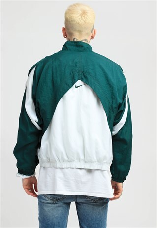 VINTAGE NIKE SHELL JACKET