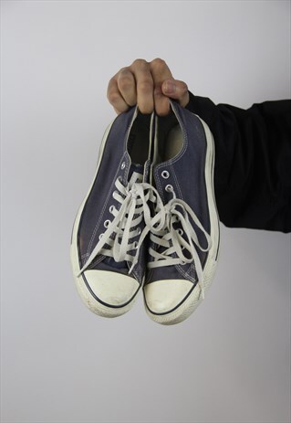 VINTAGE CONVERSE NAVY TRAINERS