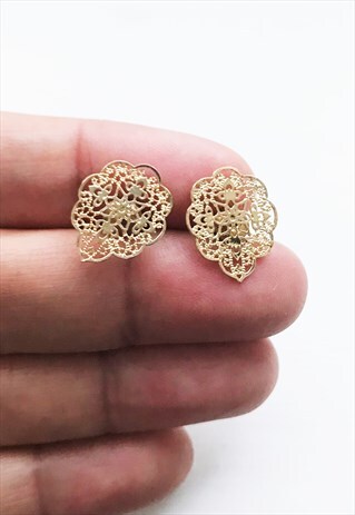 FLOWER STUD EARRING