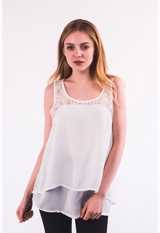 WHITE VEST TOP IN FLORAL LACE & CHIFFON WITH BACK SPLIT