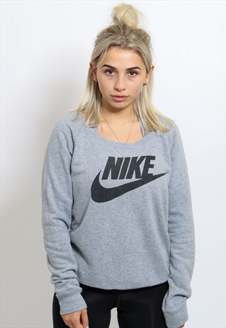 VINTAGE NIKE SCOOP NECK LOGO SWEATSHIRT IN GREY S/M