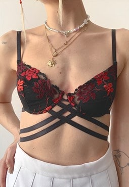 Vintage Y2K Black Red Lace Front Criss Cross Strappy Bra