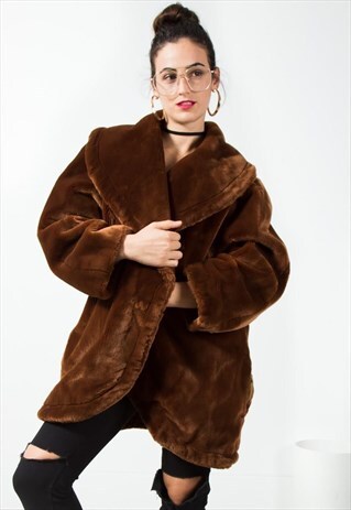 ON SALE VINTAGE 80'S FAUX FUR COAT / S0125