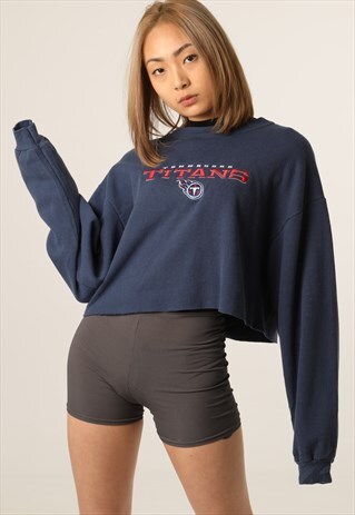 VINTAGE NFL EMBROIDERED TENNESSEE TITANS SWEATSHIRT