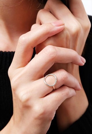 OPEN CIRCLE STERLING SILVER RING