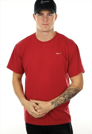 VINTAGE NIKE SMALL LOGO T SHIRT TEE