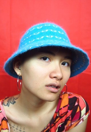 BLUE WOVEN FLUFFY BUCKET HAT