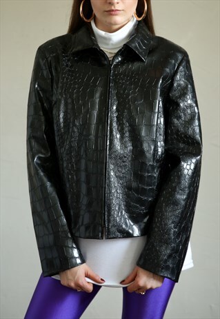 SHINY BLACK FAUX LEATHER JACKET. ANIMAL / CROCODILE PRINT