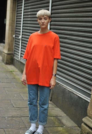 VINTAGE TOMMY HILFIGER TSHIRT