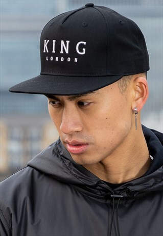 STEPNEY SNAPBACK CAP - BLACK