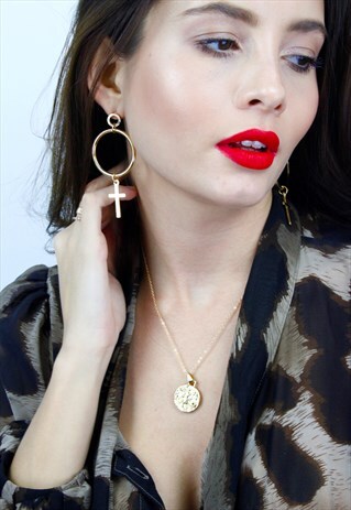 GOLD COIN 'AQUARIUS' STAR SIGN ZODIAC CHAIN NECKLACEE