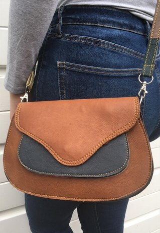 WOMENS VINTAGE 80S HANDBAG TAN BROWN LEATHER SADDLE BAG
