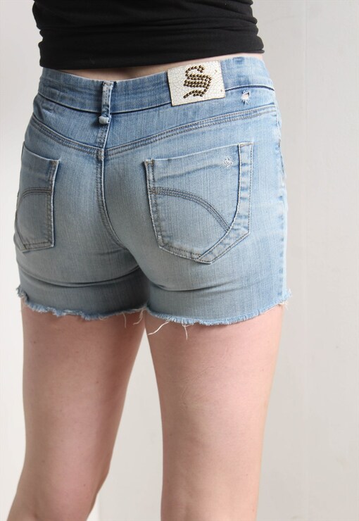 garment image