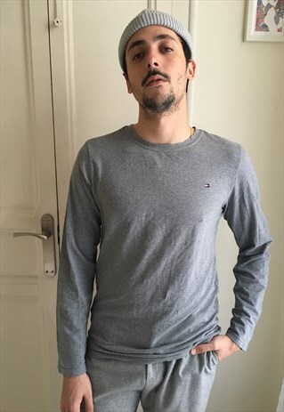 VINTAGE TOMMY HILFIGER T-SHIRT