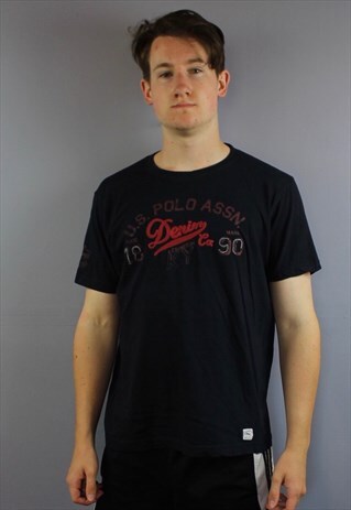 VINTAGE U.S. POLO ASSN. T SHIRT IN NAVY WITH PRINTED LOGOS A